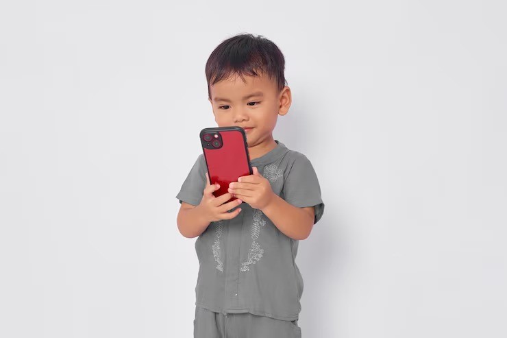 gadget anak, bahaya gadget untuk anak, anak tantrum dan gadget, cara menenangkan anak tanpa gadget, regulasi emosi anak, anak rewel gadget, parenting tanpa gadget, solusi tantrum anak, perkembangan emosi anak